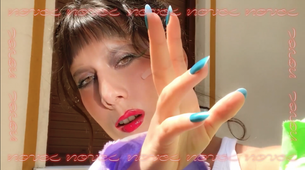 Live performance Pan ~ // Catwalk door Zwermers & Filmvertoning Novel van Carmen Roca Igual